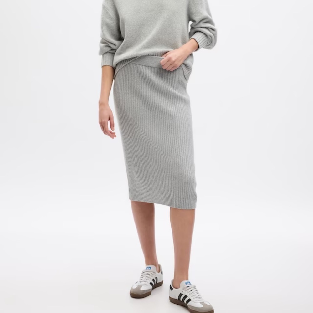 Gap cashsoft midi knit skirt